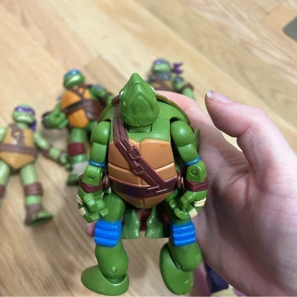Teenage Mutant Ninja Turtle Action Figure Bundle Donatello Leonardo Transformer